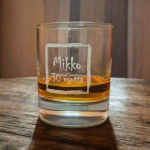 Viskilasi kaiverruksella IV