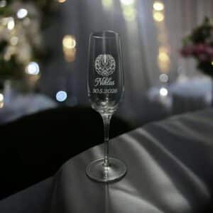 Ylioppilas kuohuviinilasi kaiverruksella